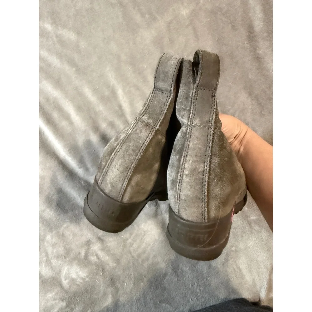 Sorel gray size